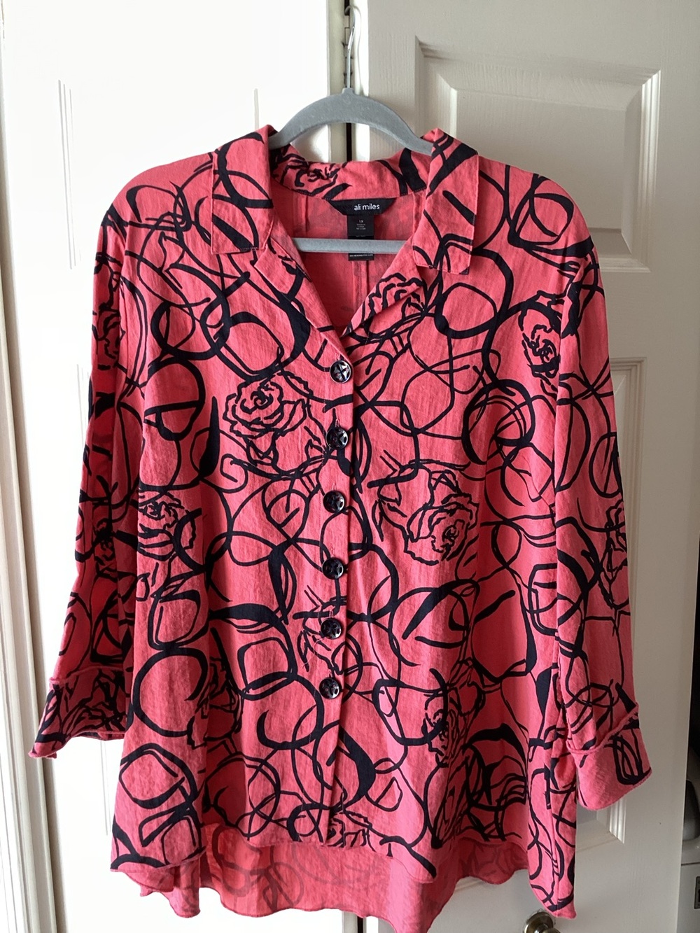 Ali Miles Coral Pink Button-Front Top with Black Floral Swirl Print
